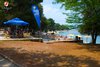 Il bar sulla spiaggia a Lone Rovigno