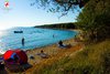 Spiaggia Cisterna Rovinj con vista sulle isole di Rovigno