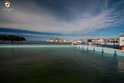 Blick auf alte Stadt Rovinj aus dem Schwimmbad